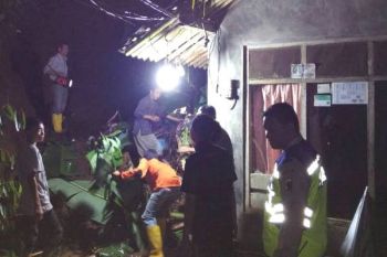 Longsor Timpa Satu Rumah Di Banjarnegara
