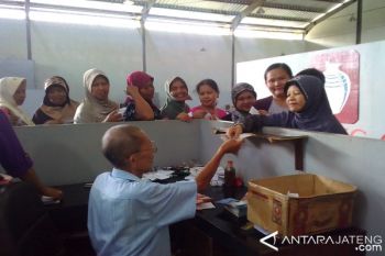 Ribuan Buruh PR Gentong Gotri Terima THR 