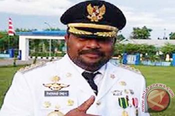 Bupati Biak ancam ASN perpanjang waktu libur