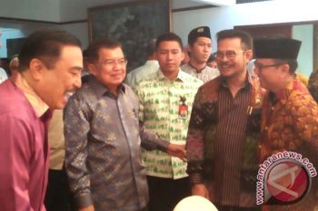 Mentan-Gubernur Sulsel Hadiri Open House JK
