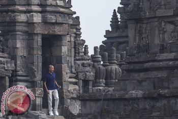 Obama Makan Siang di Restoran Bumi Langit