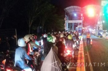 Antrean di Suramadu Jelang Tahun Baru 2018