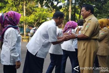 Wali Kota Berikan Hadiah Tujuh Pegawai karena Datang Awal 