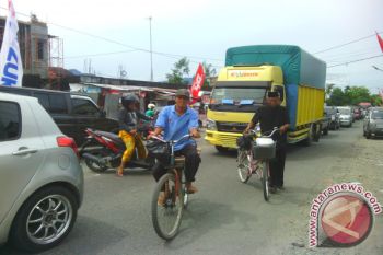 Lalu Lintas Padang-Bukittinggi Masih Padat