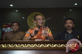 Jenazah Korban Helikopter Dievakuasi ke RS Bhayangkara