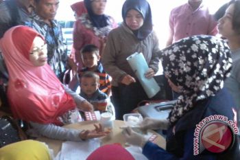 Disdukcapil Padangpariaman Tes Golongan Darah Warga Mengurus KTP-E