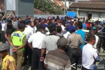 Nelayan Pati Protes Tak Bisa Urus Izin Melaut