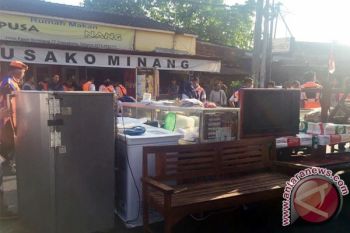 Kios pedagang Pasar Kembang Yogyakarta dibongkar