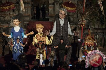 Pertunjukan Wayang Boneka Prancis