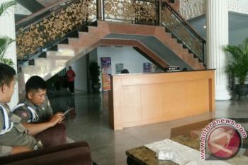 Kantor Gubernur Sultra Lengang Pascapenahanan Nur Alam 