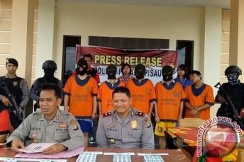 4 Tenaga Teknis PLTU Desa Buntoi Asal China Ditangkap Petugas Saat Bermain Judi