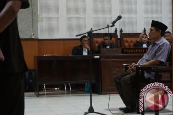 Kepala Smpn 6 Mataram Dituntut 18 Bulan Penjara