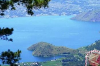 Wartawan Denmark terpukau indahnya Danau Toba