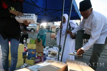 Pedagang Pernak Pernik Haji