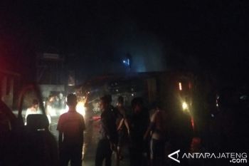 Empat Korban Tewas Terbakar di Pantura Batang Dievakuasi 
