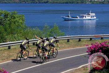 Tour de Flores Starts From Larantuka