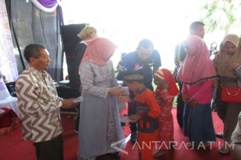 Pemkot Kediri Berikan Santunan Kepada 1.500 Anak Yatim