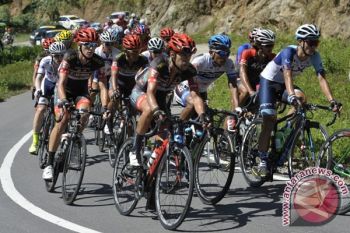 71 Pebalap Sepeda Bersaing di Etape 3 Tour de Flores