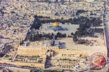 Tindakan Pelarangan Shalat di Masjid Al-Aqsa tidak Dibenarkan, kata Rofi Munawar
