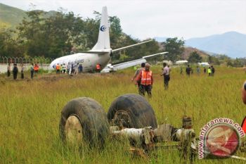 Tujuh orang selamat dari insiden pesawat tergelincir