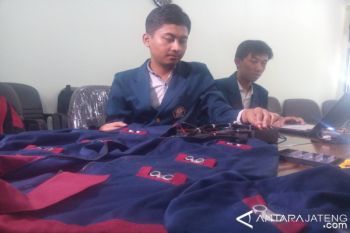 Mahasiswa Undip Rancang Jaket Bantu Tunanetra (VIDEO)