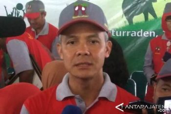 Gubernur Jateng Akan Perjuangkan Nasib Guru Tidak Tetap
