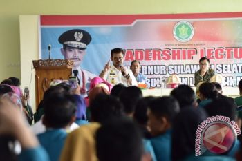 Gubernur Sulsel Berbagi Ilmu Kepemimpinan Bagi Mahasiswa 