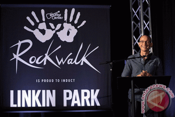 Streaming lagu linkin park naik drastis setelah kematian Chester