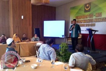 Mantan Rektor UNM Panelis Uji Kepatutan Wawali 
