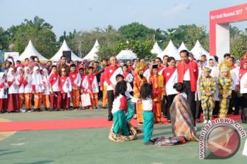 Jokowi Ingatkan Main "Facebook" Setelah Usia 13 Tahun