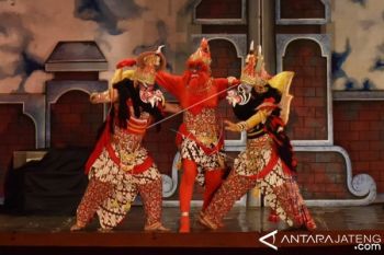 DELAPAN DASAWARSA NGESTI PANDAWA