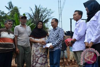 Kakek Rumahnya Terbakar Dapat Bantuan 