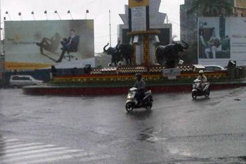 Lampung berawan hujan ringan dan sedang