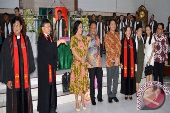 Mantiri Haadiri  Serah Terima Pelayanan GMIM SION