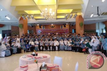 PT Semen Padang Lepas 68 Calon  Haji 