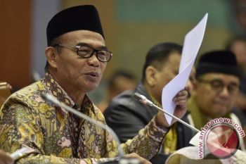 Mendikbud Tegaskan Sekolah akan Punya Dua Versi Rapor