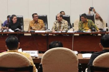 Pengamat: Hentikan Pansus Angket KPK