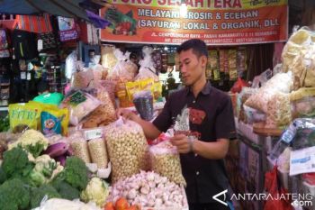 Harga kebutuhan pokok di Kudus berfluktuasi