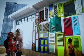Rumah jendela tempat wisata unik
