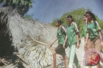 SMKN Amarasi Barat Ambruk Diterjang Angin