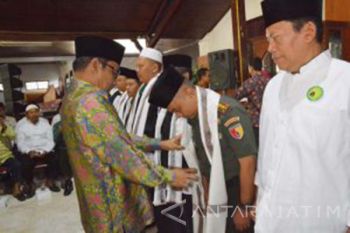 Bupati Tulungagung Lepas Rombongan Calhaj Kloter 8
