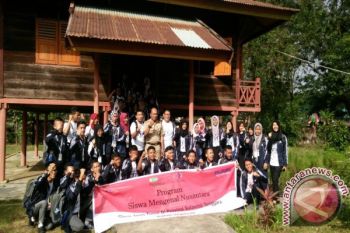 38 Peserta SMN Kunjungi Museum Provinsi Sultra