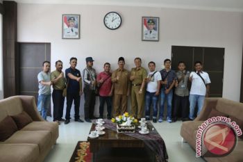 Bupati Pasaman Minta IWO Berkontribusi Sebarkan Berita Pembangunan