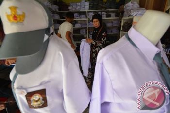 Disdikbud Larang Pengadaan Seragam Bebani Orang Tua Siswa 
