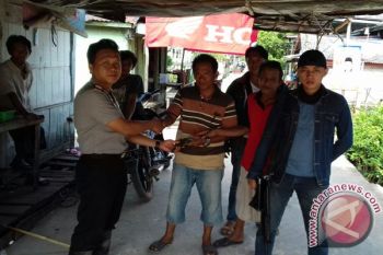 Warga Mesuji serahkan senpi rakitan kepada polisi