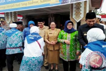 Bupati Nadalsyah Lepas 132 Calon Haji Asal Barito Utara