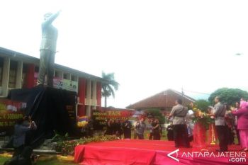 Wakapolda Jateng Resmikan Patung Komjen Polisi Soemarto 