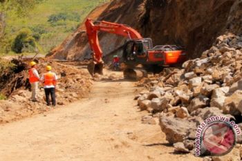 Balai Jalan Perlebar Ruas Jalan Menuju Kelimutu 