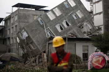 Gempa Terjang China, 13 Tewas Termasuk 6 Wisatawan 