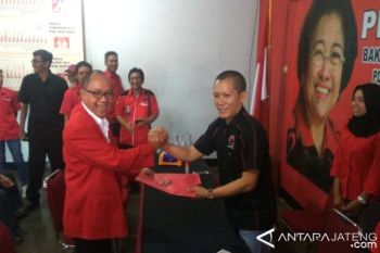 Sadewo Ambil Formulir Pilkada Banyumas